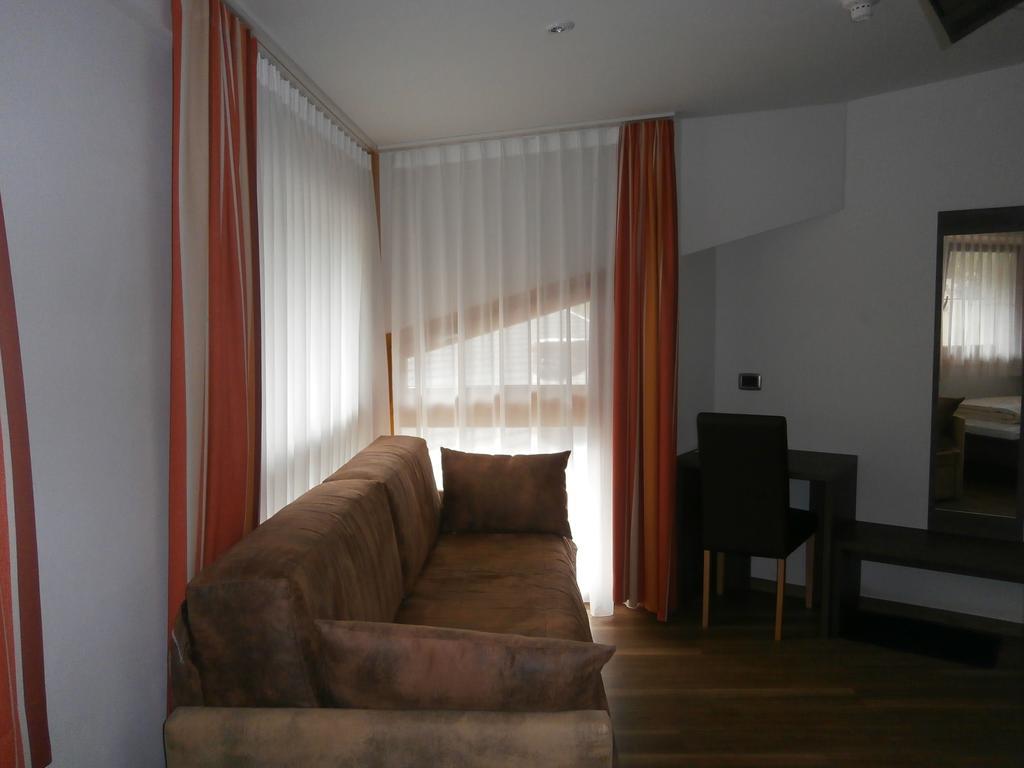 Hotel Schoelzhorn Superior Racines Quarto foto